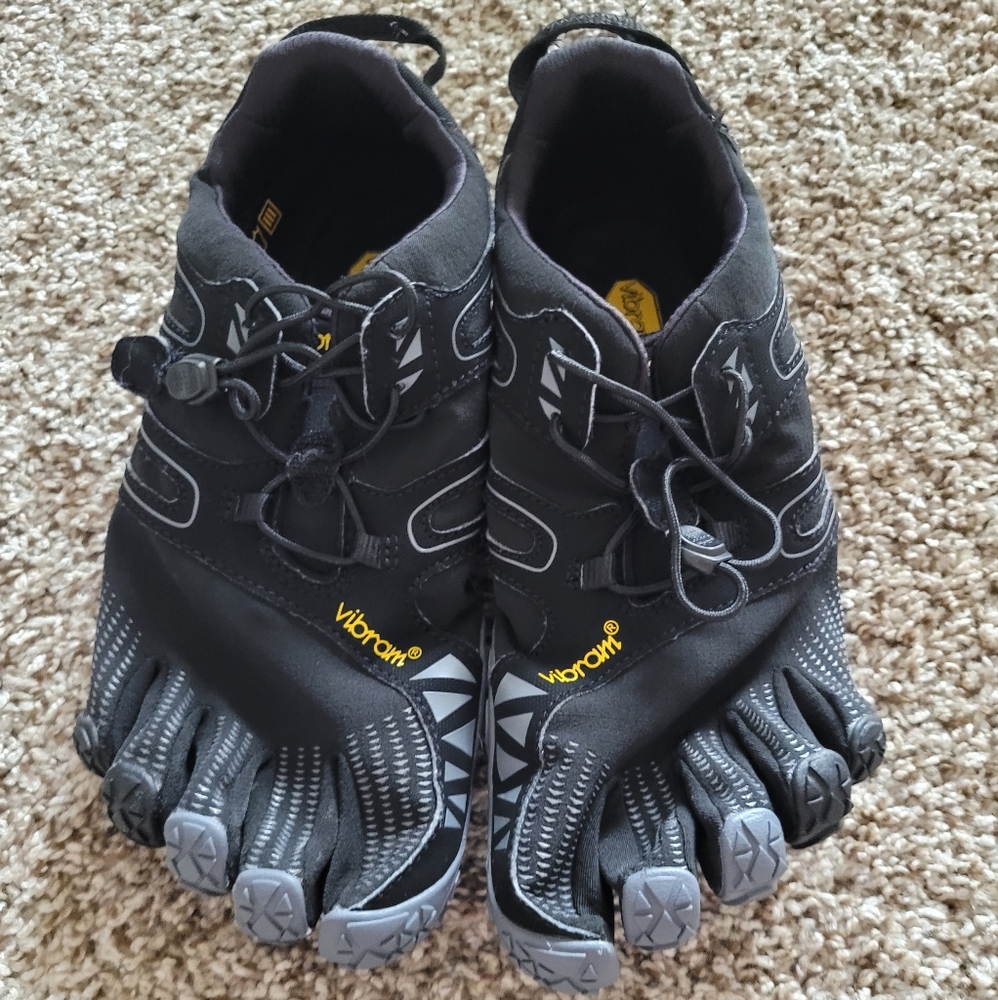 Vibram FiveFingers Trail Shoes, Size 9-9.5